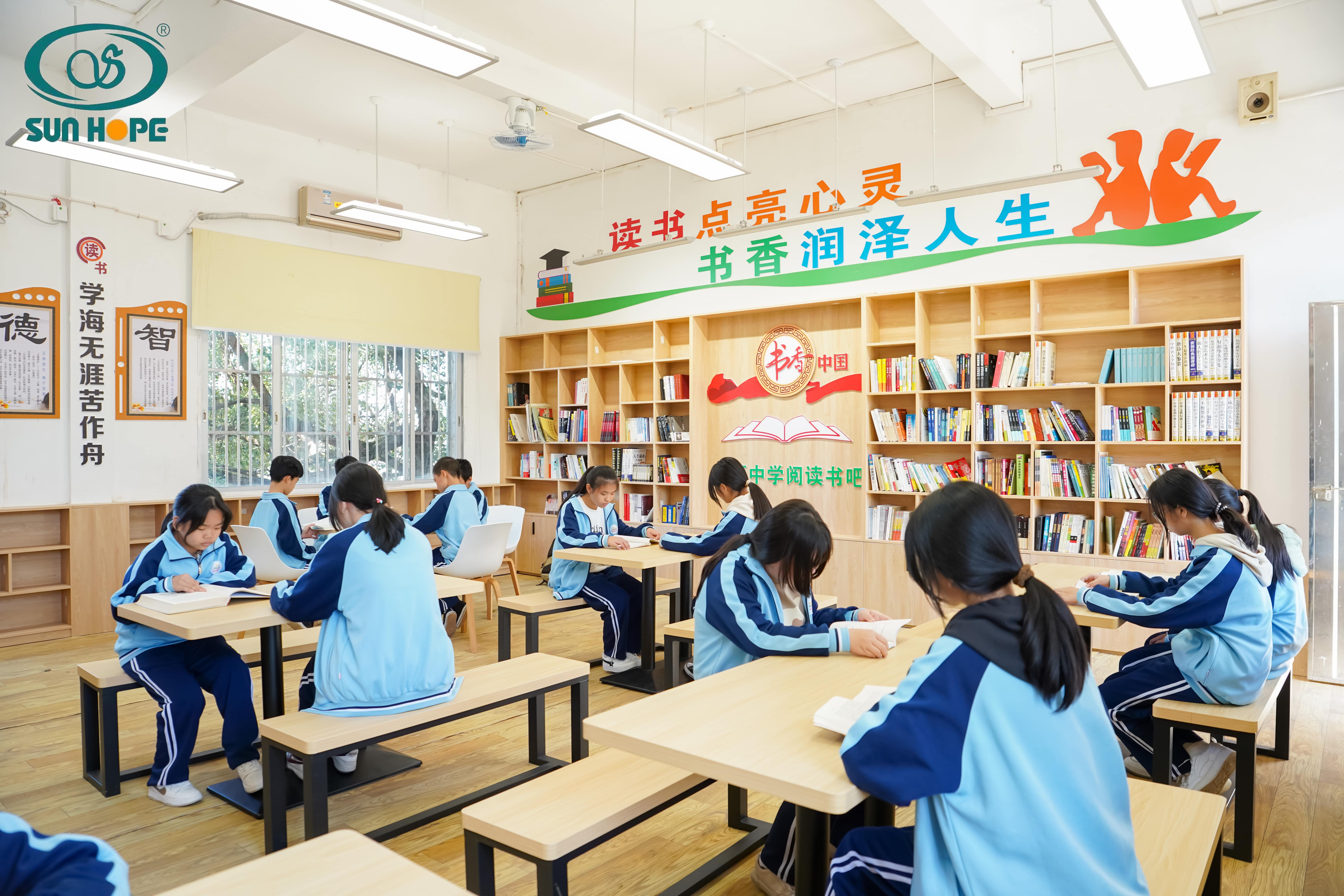 天津高校大学生记者走进半岛登陆入口公益小学开展“书香悦读,筑梦成长”活动 天津高校大学生记者走进半岛登陆入口公益小学开展“书香悦读,筑梦成长”活动